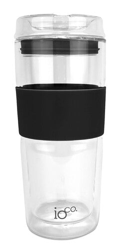 Transparent borosilicate glass travel mug with black silicone sleeve, 16oz/470ml capacity, ideal for eco-friendly coffee or tea on a white background.